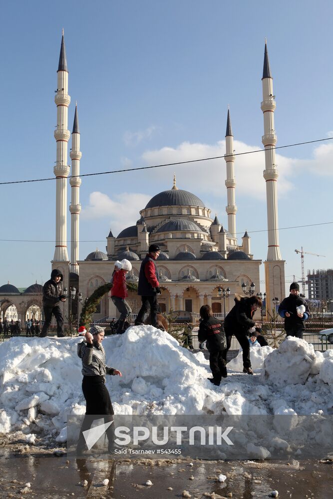 Snow brought to Grozny for New Year