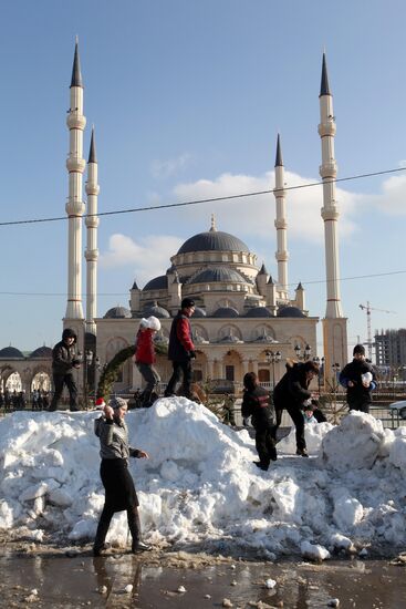 Snow brought to Grozny for New Year