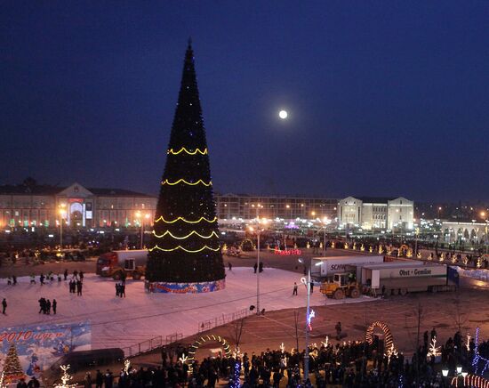 Snow laid around New Year tree in Grozny