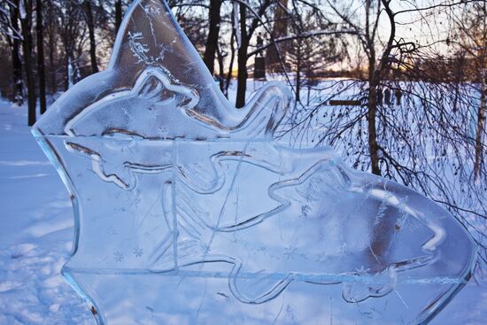Vyugovei 2010 Ice Sculpture Festival opens in Moscow