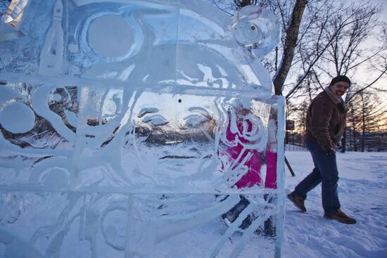 Vyugovei 2010 Ice Sculpture Festival opens in Moscow