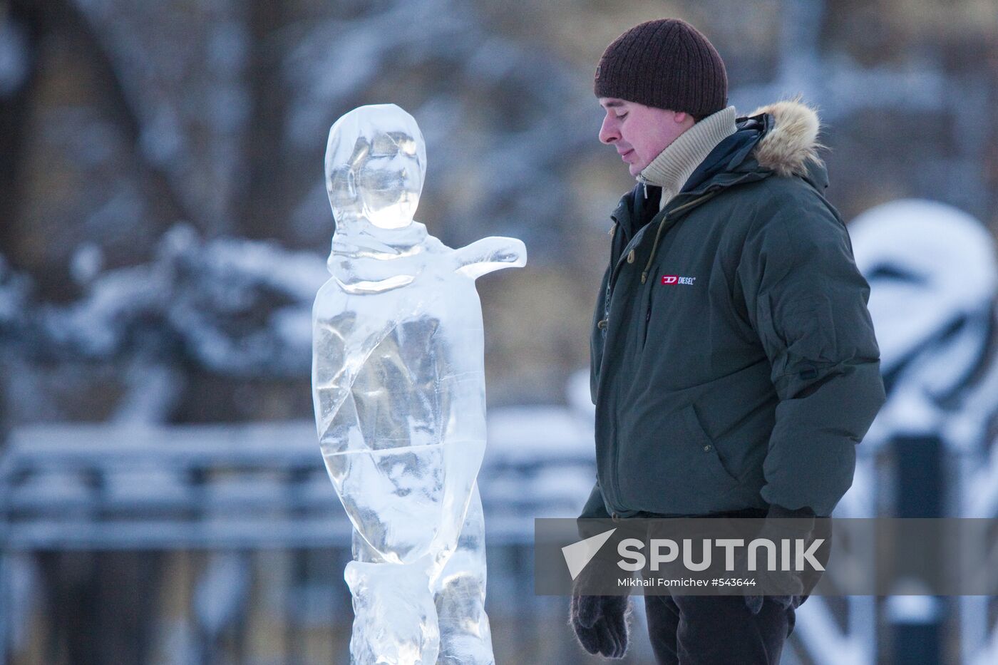 Vyugovei 2010 Ice Sculpture Festival opens in Moscow
