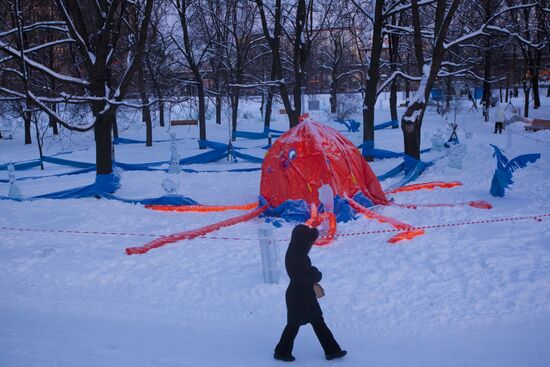 Vyugovei 2010 Ice Sculpture Festival opens in Moscow