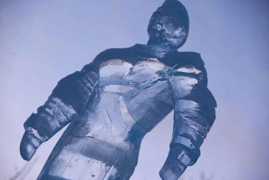 Vyugovei 2010 Ice Sculpture Festival opens in Moscow