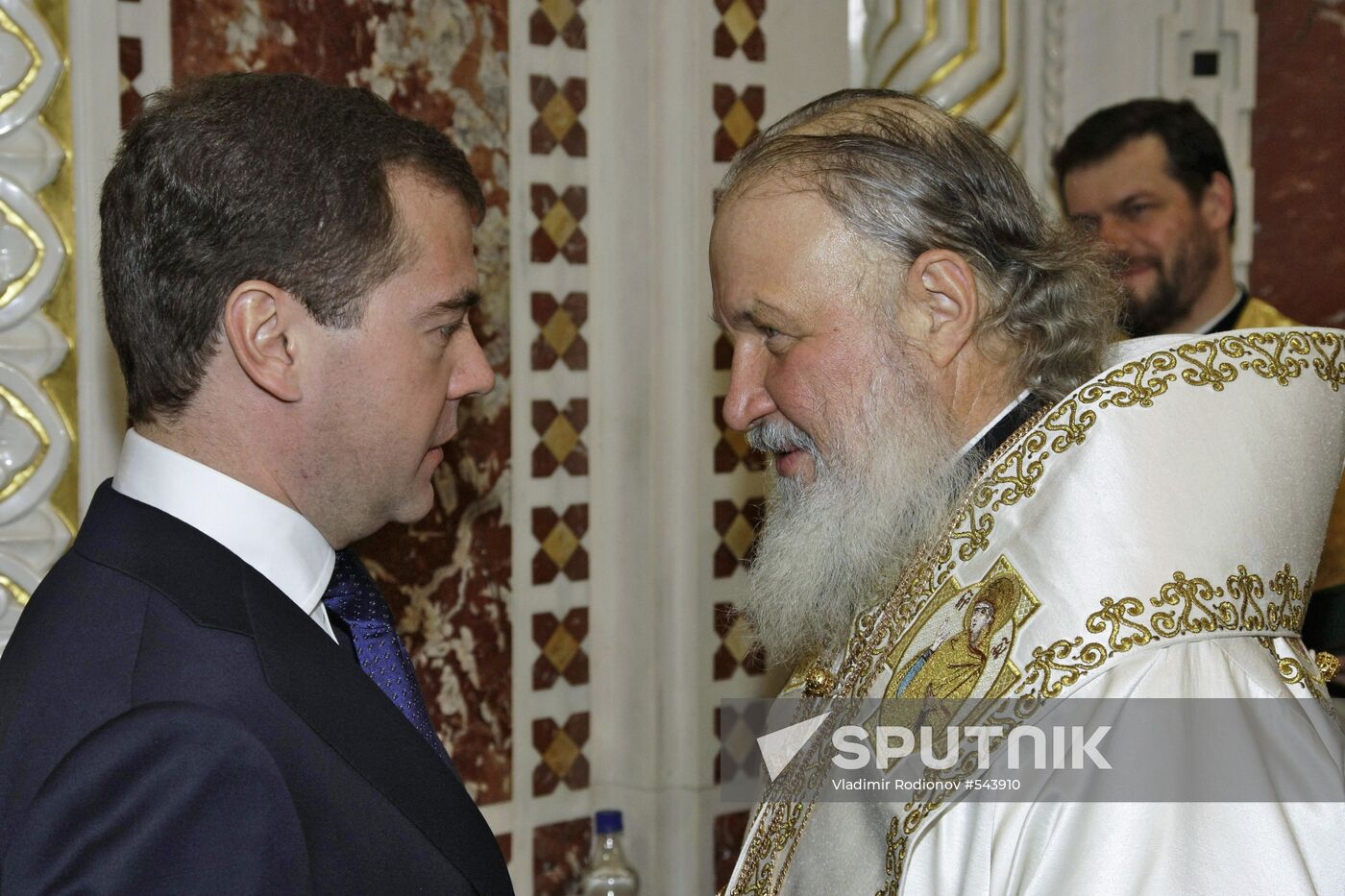 Dmitry Medvedev attends Christmas service