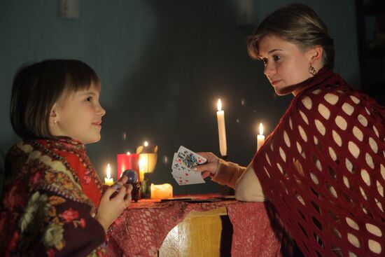 Fortune telling on Holy Evenings after Christmas