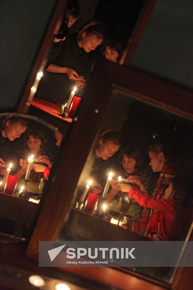 Fortune telling on Holy Evenings after Christmas