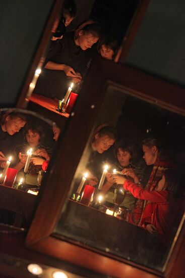 Fortune telling on Holy Evenings after Christmas