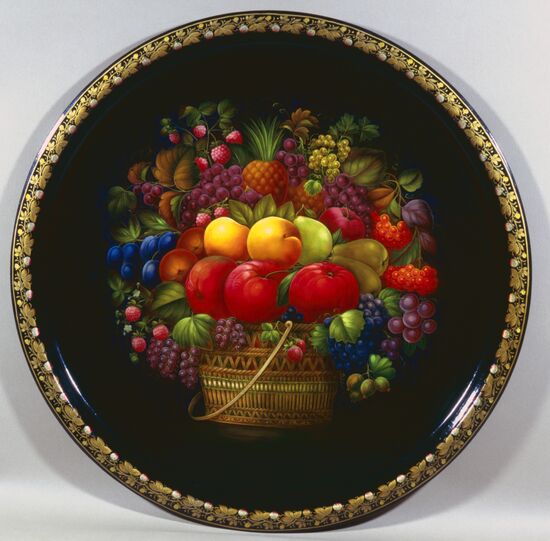 Zhostovo tray Fruits in a Basket