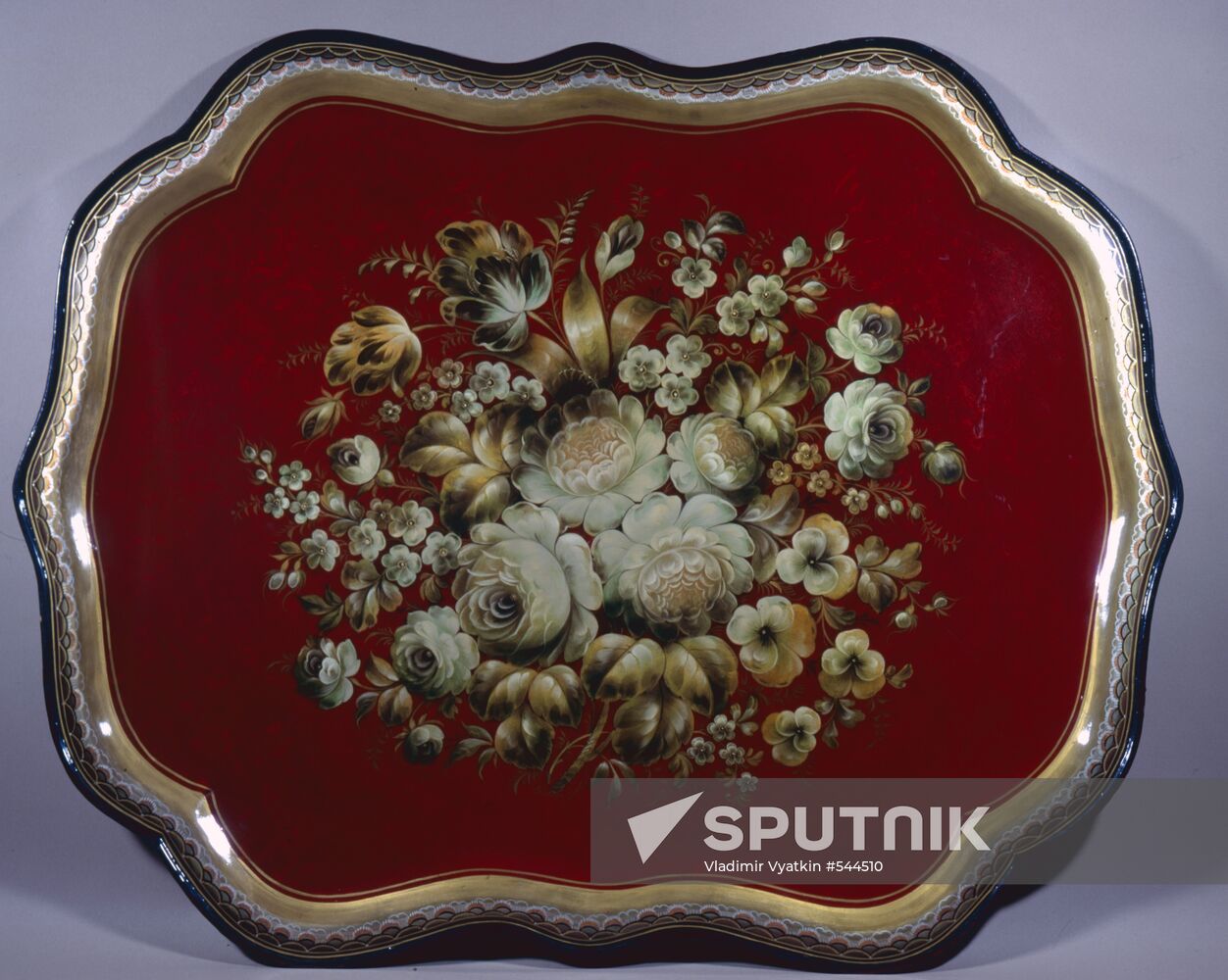 Zhostovo tray Red