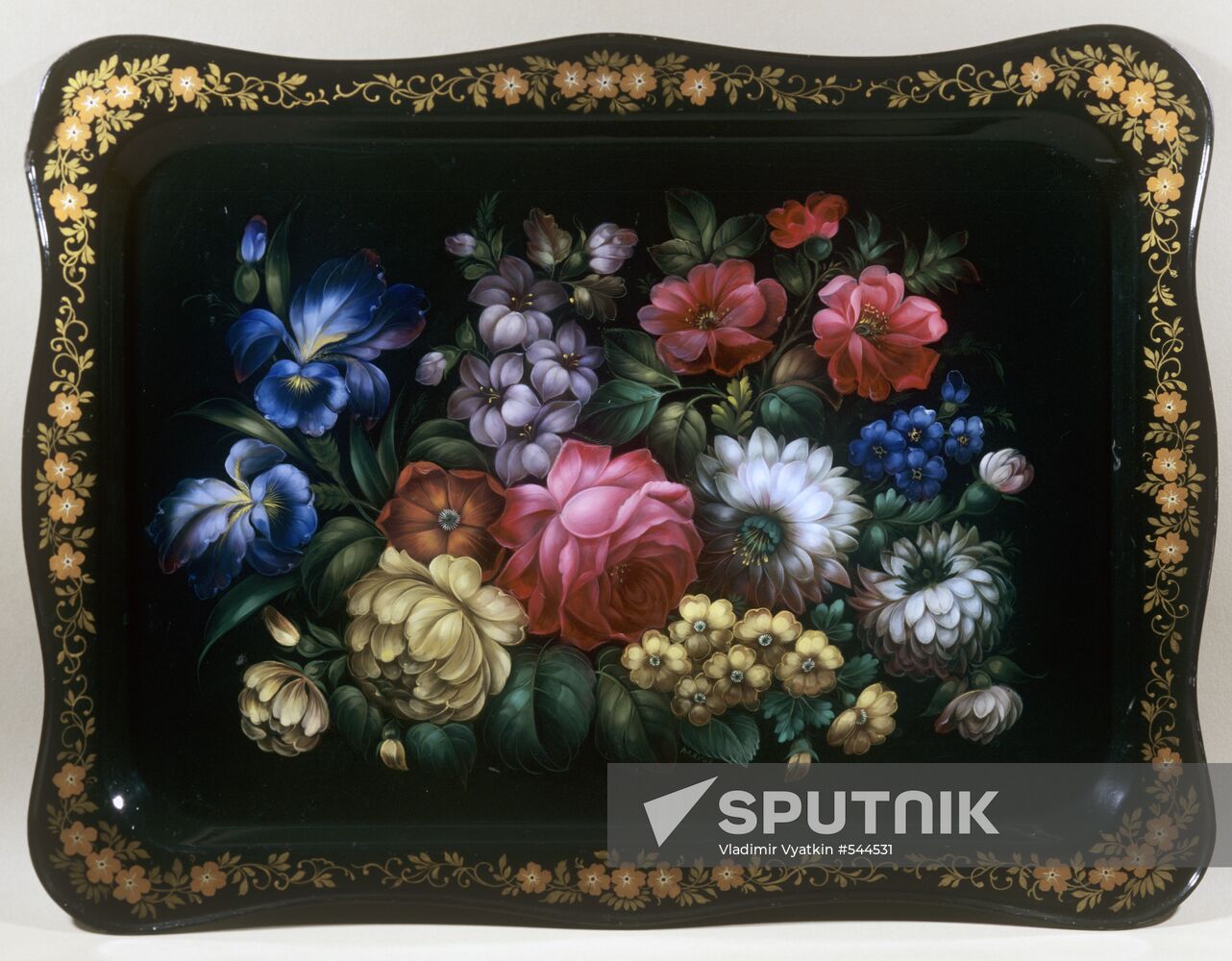 Zhostovo tray Bouquet
