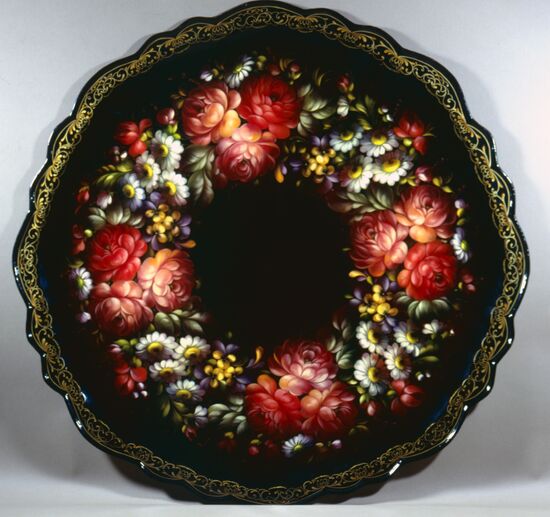 Zhostovo tray Wreath