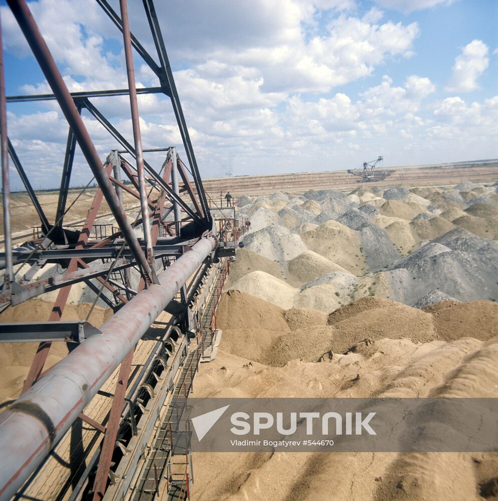 Nikopol manganese ore basin