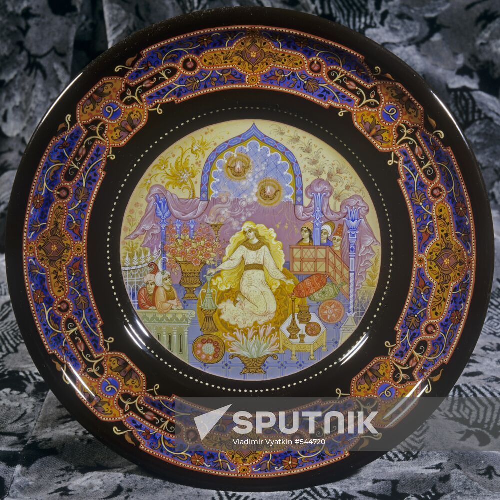 Painted decorative plate "Ruslan and Lyudmila"