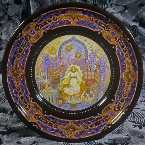 Painted decorative plate "Ruslan and Lyudmila"
