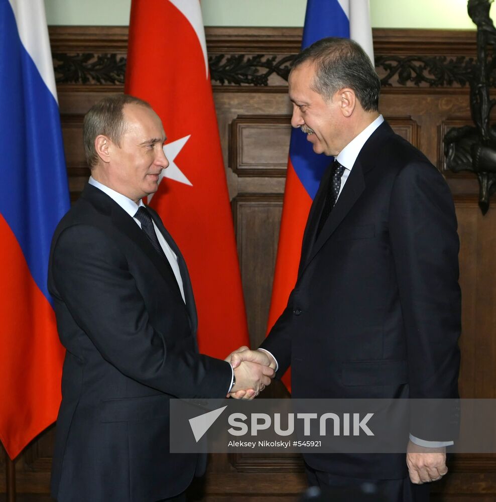 Russian and Turkish Prime Ministers meet