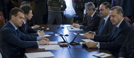 Dmitry Medvedev meets with Recep Tayyip Erdoğan
