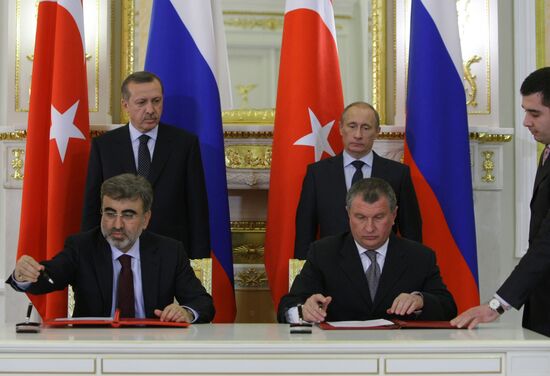 Russia, Turkey sign joint agreement