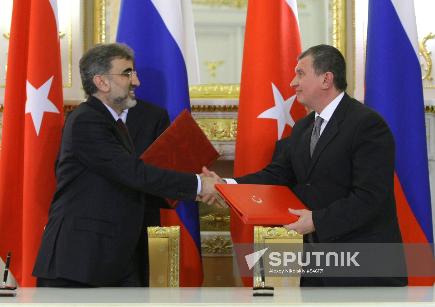 Russia, Turkey sign joint agreement