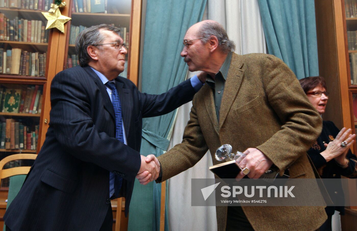 Znamya magazine holds literary award ceremony