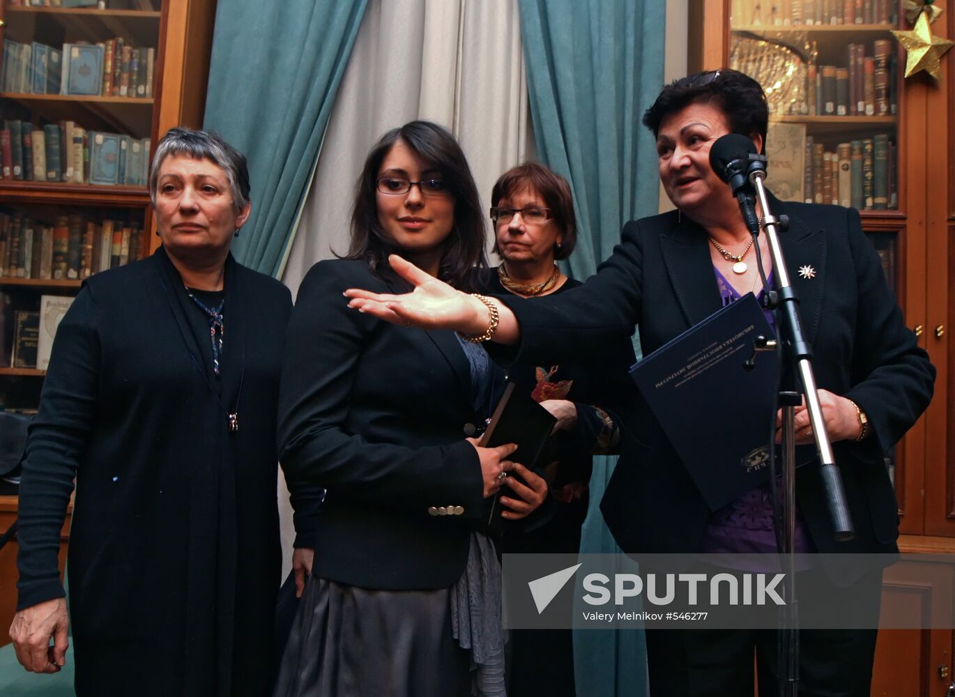 Znamya magazine holds literary award ceremony