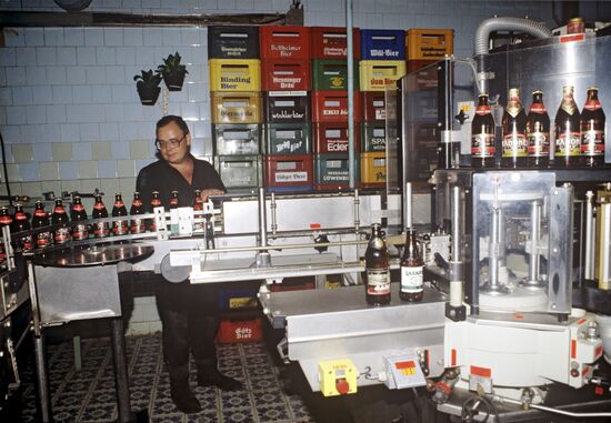Shop where beer is poured into bottles