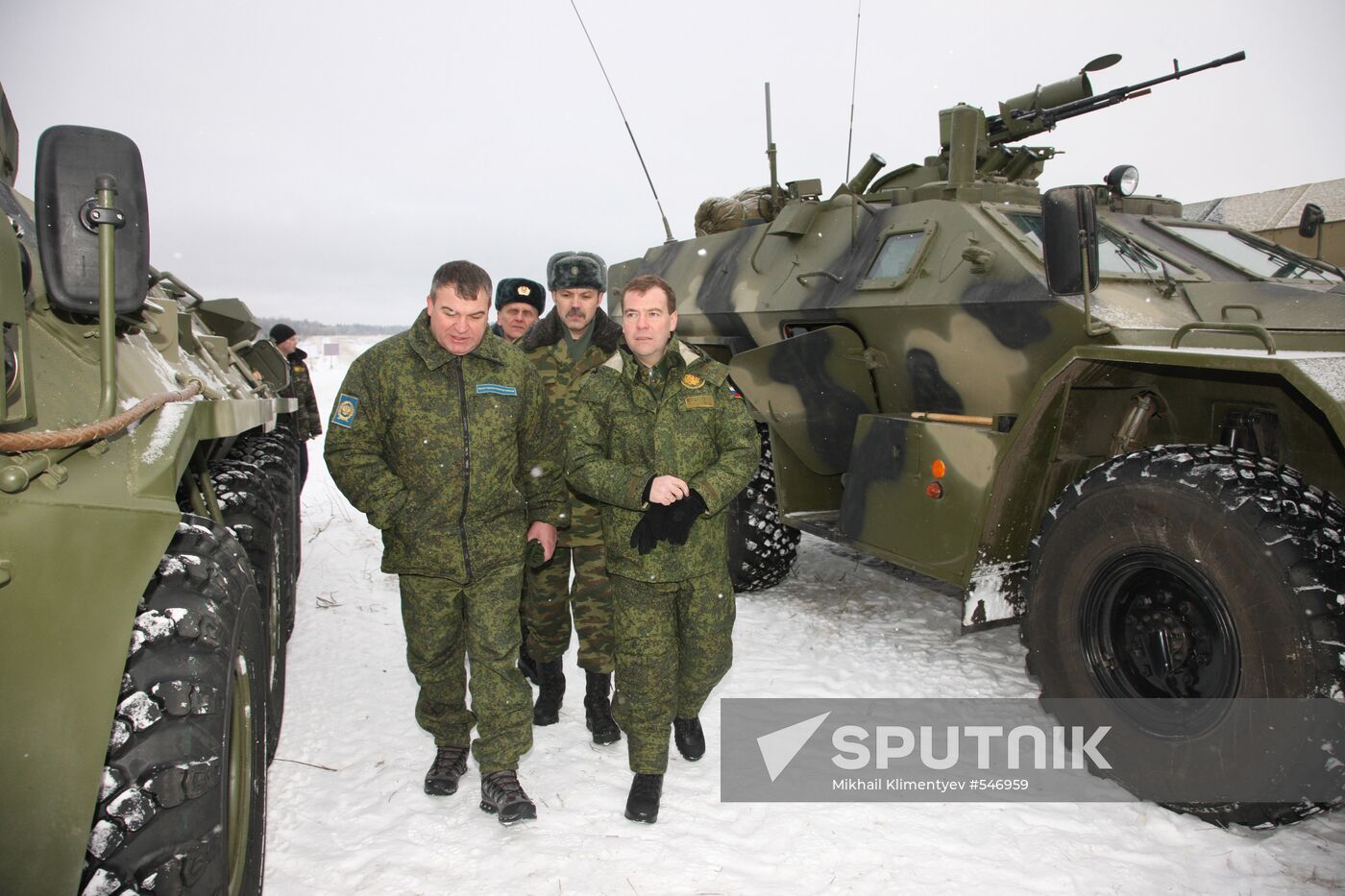 Dmitry Medvedev visits Vystrel firing range, Moscow suburbs