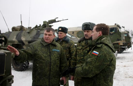 Dmitry Medvedev visits Vystrel firing range, Moscow suburbs