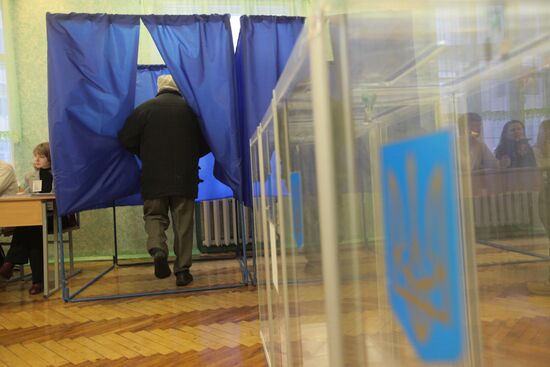 Ukraine votes in presidential election