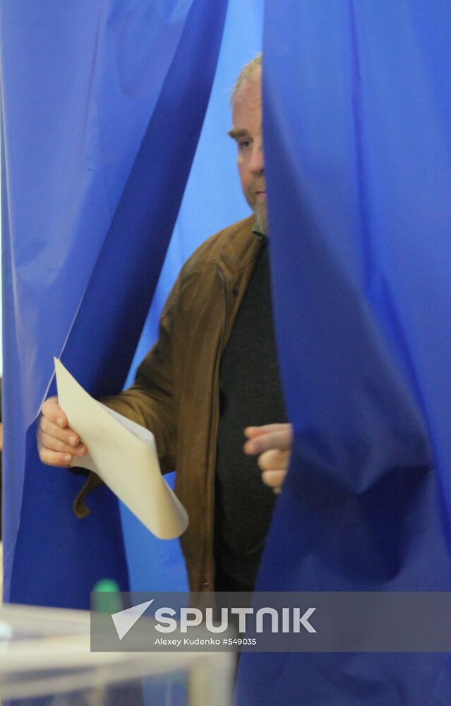 Ukraine votes in presidential election