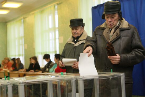 Ukraine votes in presidential election