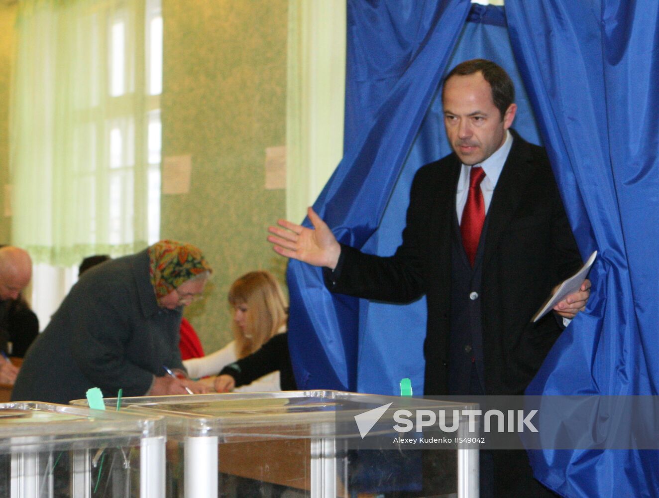 Ukraine votes in presidential election