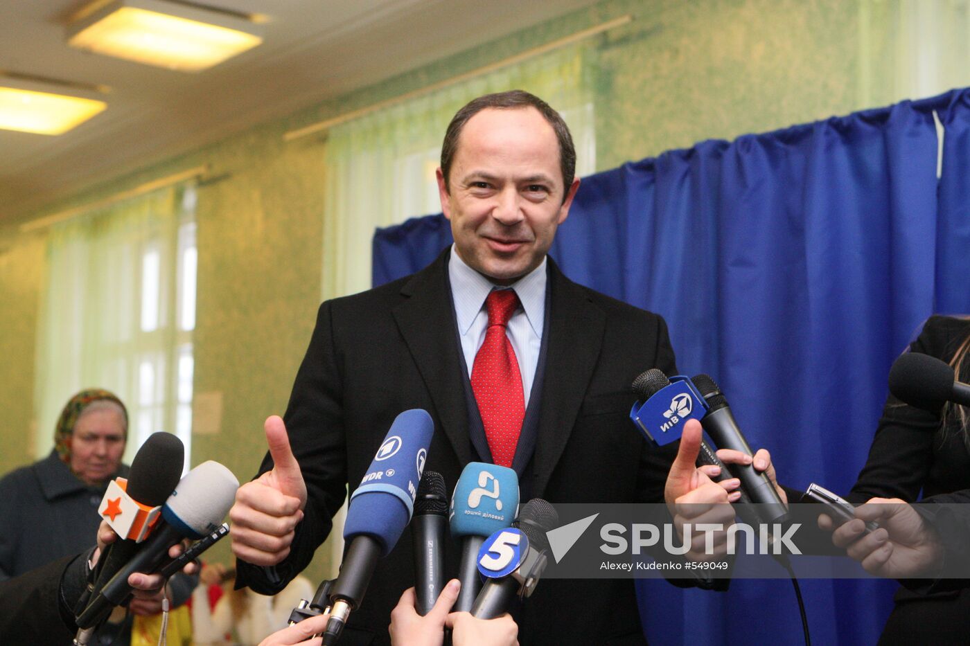 Ukraine votes in presidential election