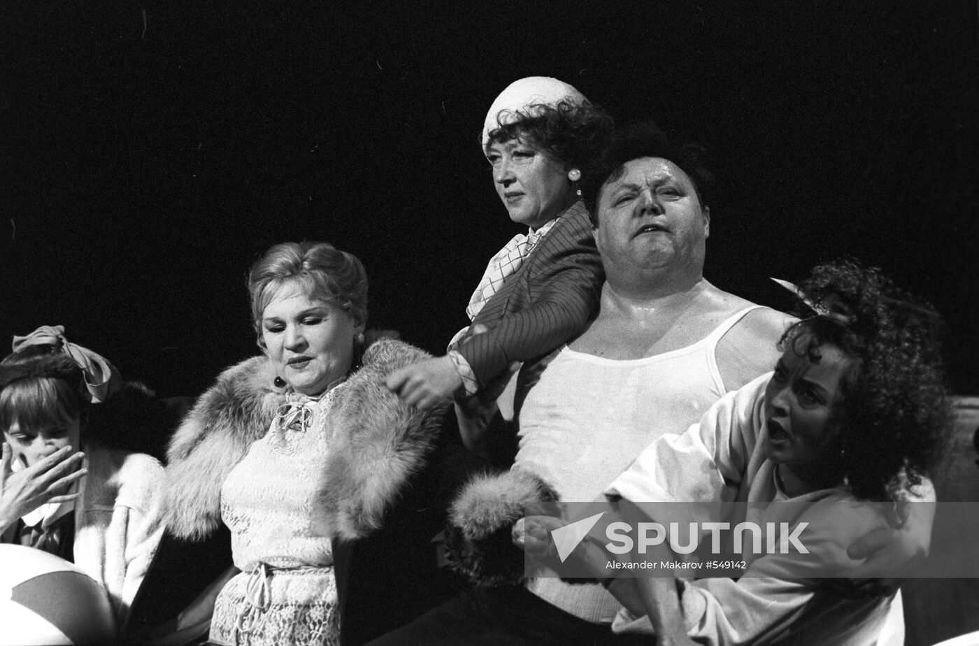 Scene from play Pearl Zinaida