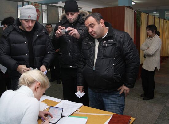 Georgian observers at polling station in Donetsk