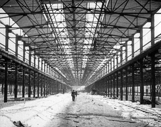 Building Gorky Automobile Plant