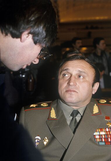 Pyotr Aven, Pavel Grachev