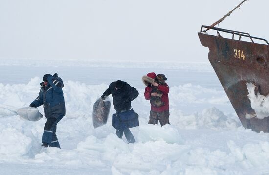 Rescue operation completed in the Okhotsk Sea
