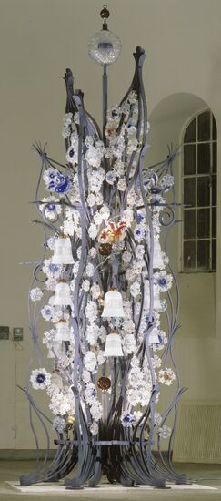 "The Hymn to Glass" three-dimensional decorative composition