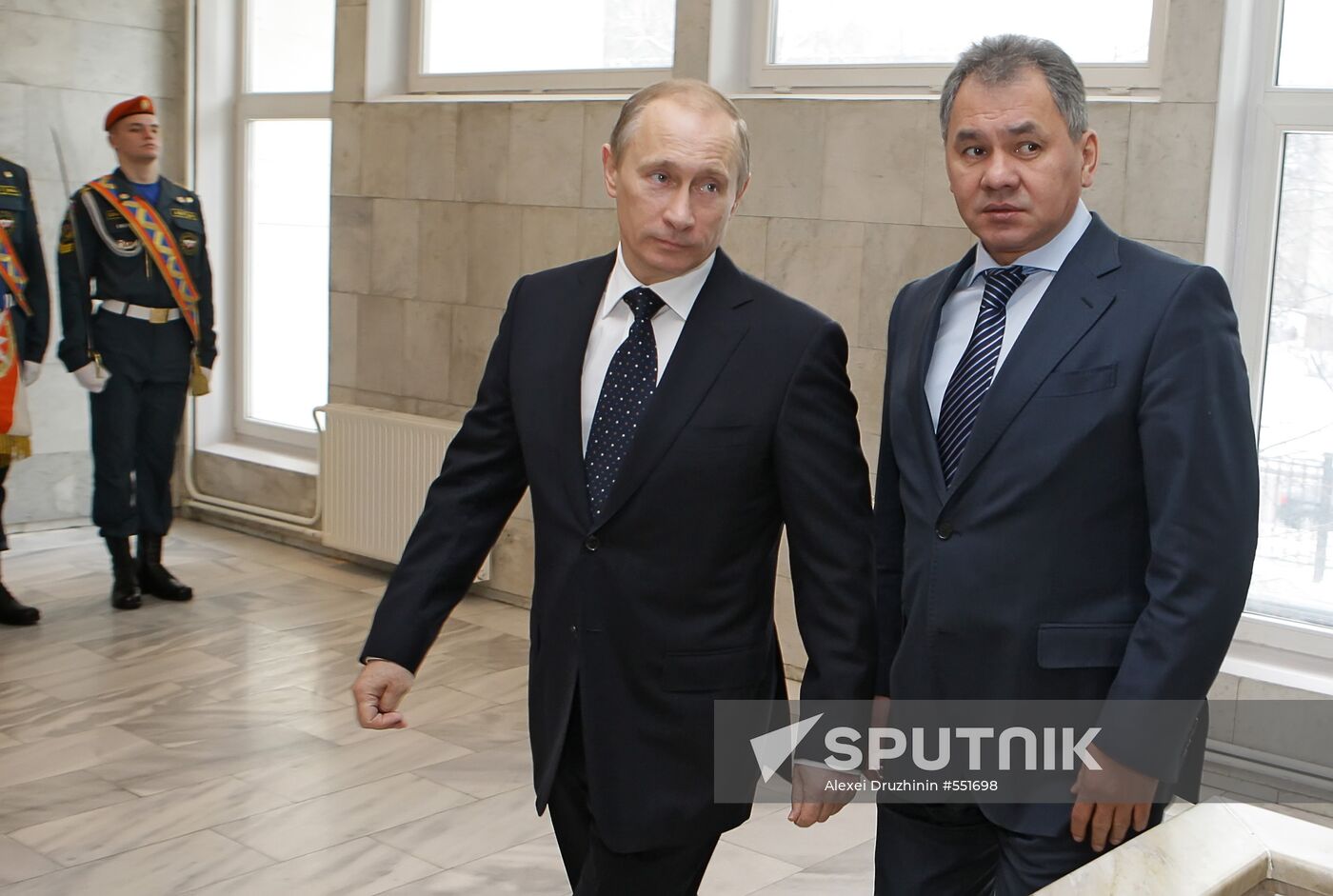 Vladimir Putin visits Emergencies Ministry