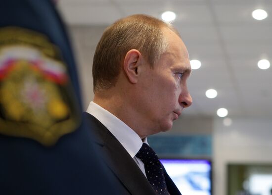 Vladimir Putin visits Emergencies Ministry