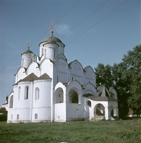 Pokrovsky cathedral in Suzdal