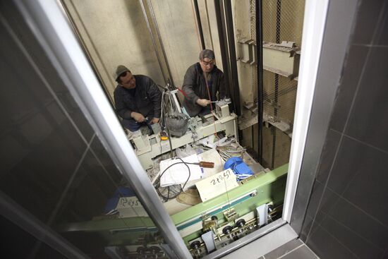 Elevator repair