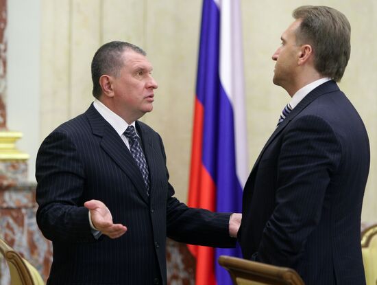 Igor Sechin, Igor Shuvalov