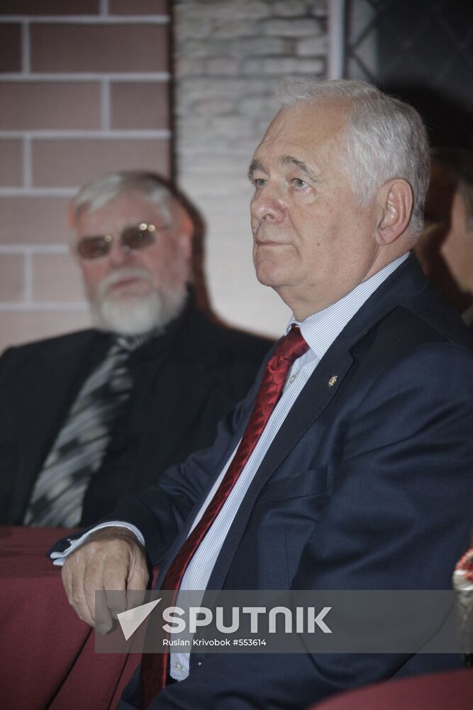 Leonid Roshal, Valentin Dikul