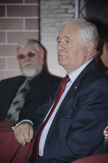 Leonid Roshal, Valentin Dikul