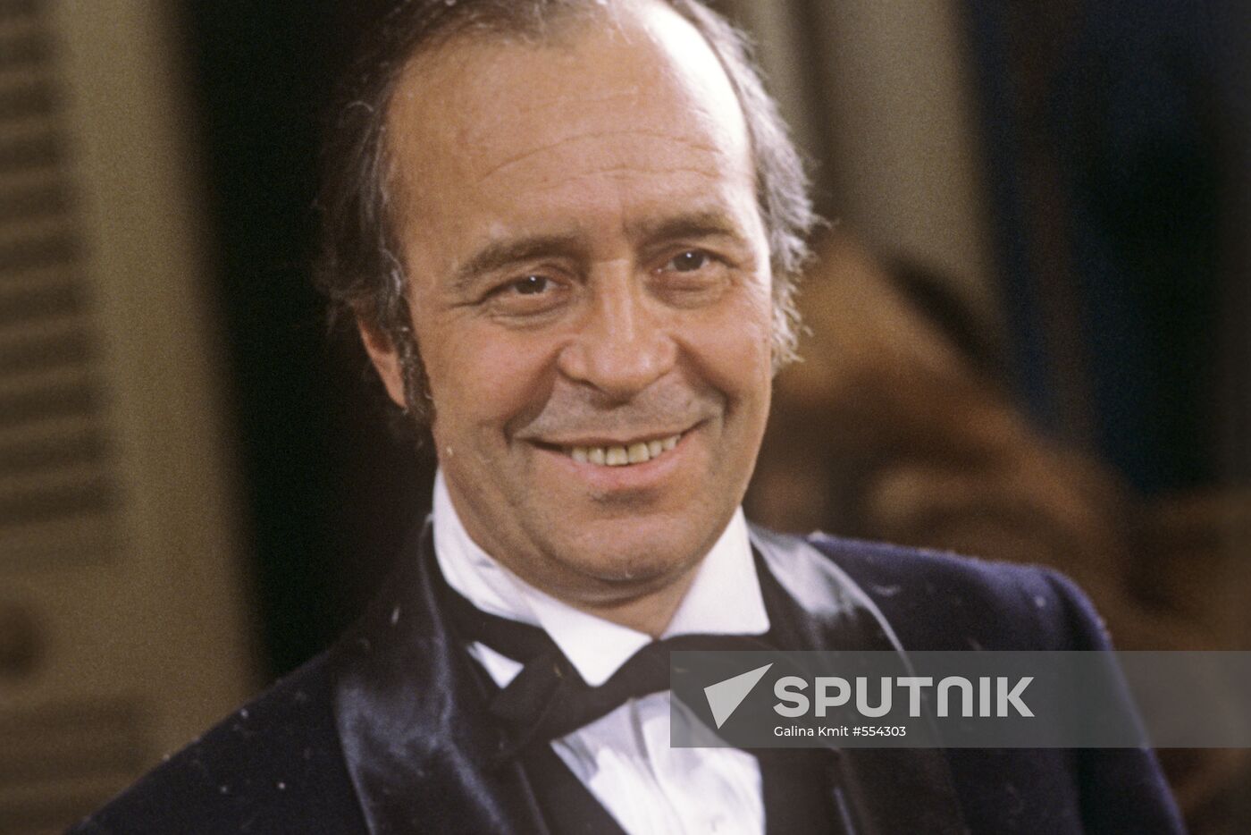 Oleg Borisov on set of movie Her Beauty Secrets