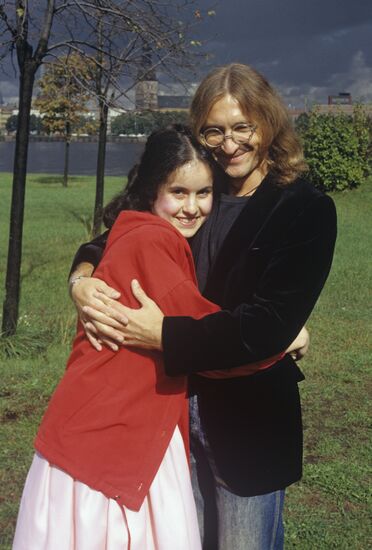 J.Lennon and slave Isaura look-alikes