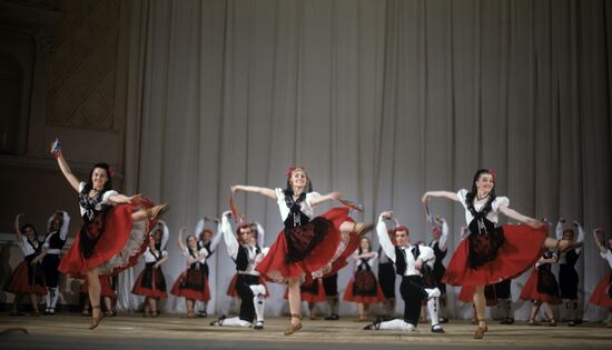 Spanish dance