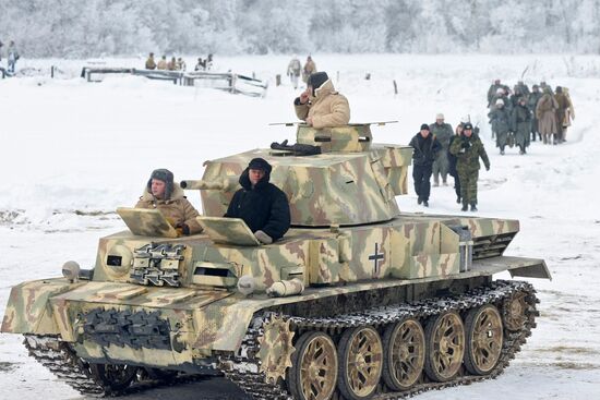 Re-enactment of breaking siege of Leningrad